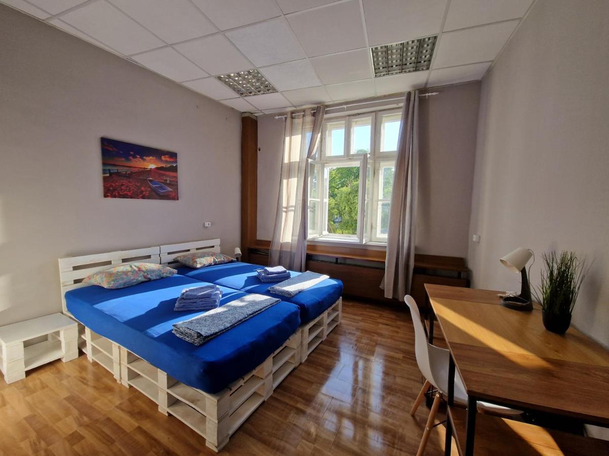 Lambo'S Corner Varna - Guest Rooms Esterno foto